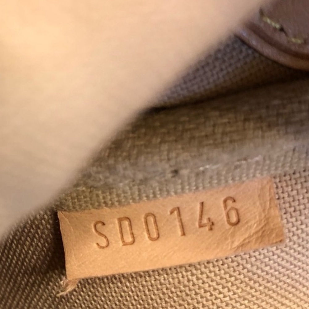 Damier Azur Favorite MM 💯 % Authentic✨ - Picture 7 of 7